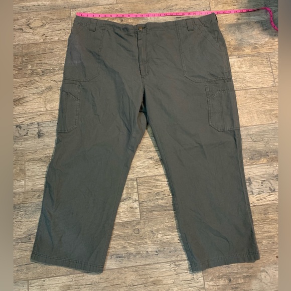 Men’s olive green Carhartt cargo work pants - Picture 4 of 5